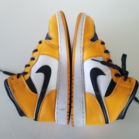 Nike | Air Jordan 1 Retro Mid - Picture 6 of 9